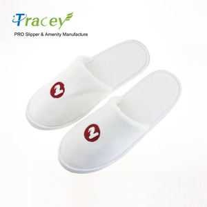 Custom Logo Wedding Disposable Luxury Coral Fleece Slippers for Hotel Guests Slipper Bridesmaids Slipper Wedding