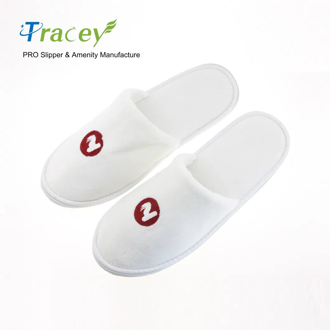 Wholesale Hotel Slippers with Logo Customized Disposable Slippers for Men Women SPA Hotel Towel Slipper Guest Degradable