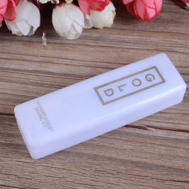 Travel Foldable Hotel Toothbrush Box Set with 5gr Toothpaste Dental Kit Airline Toothbrush